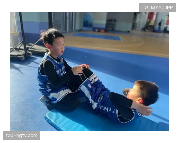 篮球手部接触判定的标准与常见争议场景解读